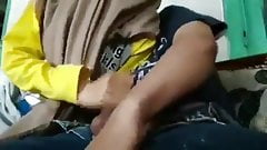 Budak sekolah main